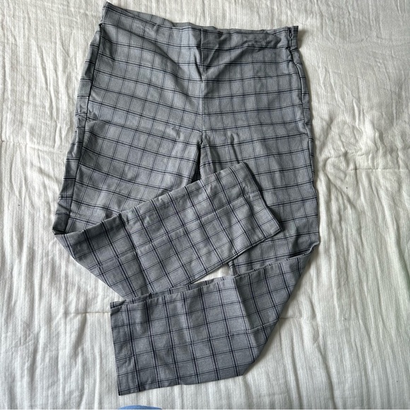 SOLD: Worthington Slim Leg Pants - Picture 1 of 4